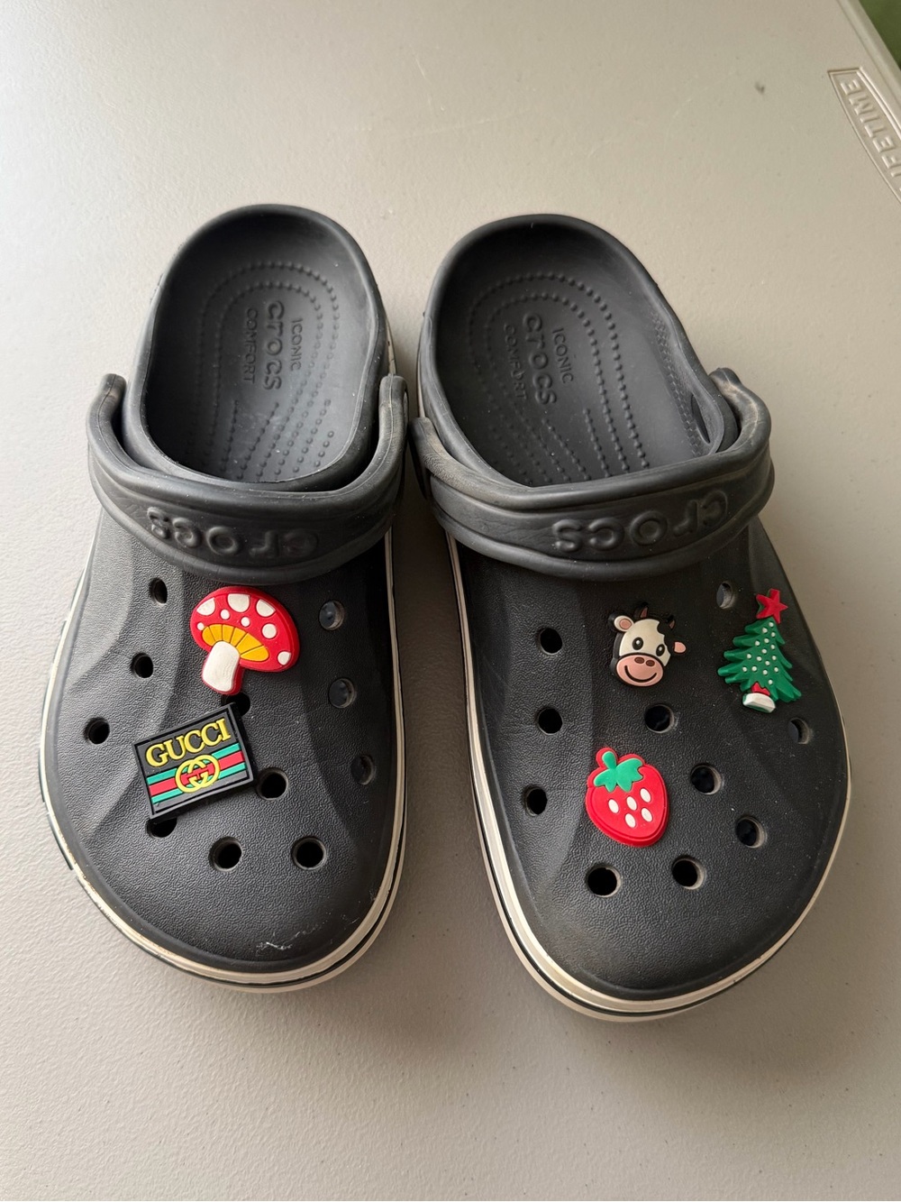 Crocs bayaband womens Classic Clogs in Black white spellout w/ Fun Jibbitz Sz 7 - Picture 2 of 5